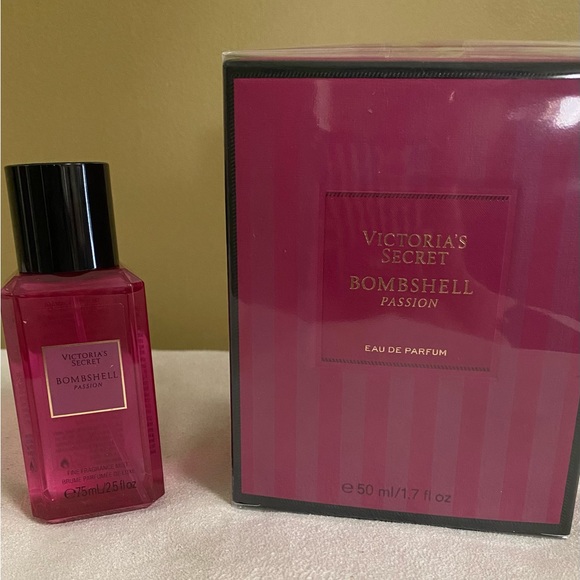 NEW VS Bombshell Passion Perfume 1.7oz & VS Bombshell Passion Mist 2.5oz BUNDLE - Picture 5 of 8